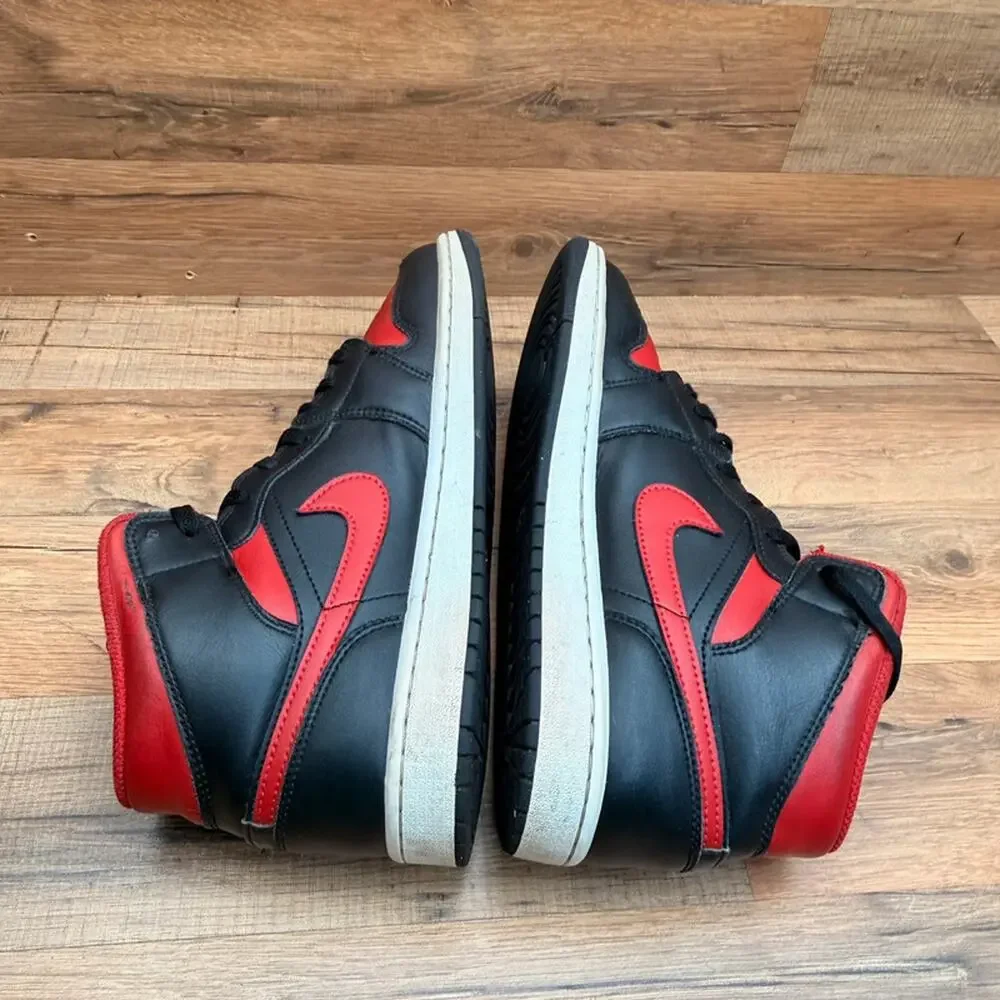 Air Jordan 1 size 9.5 Mid Bred Shadow Black Wolf Red Shoes